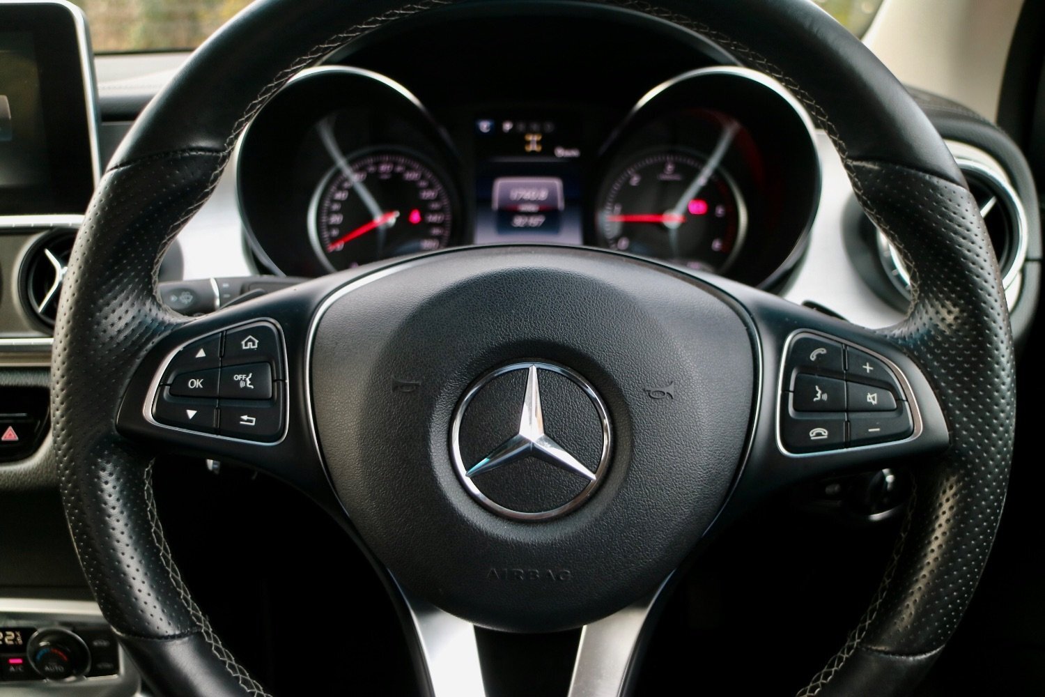 Used MERCEDES-BENZ X CLASS 2019 White in Colchester, Essex | Que 